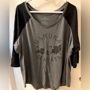 Torrid Disney Hakuna Matata Lion King Grey Raglan Tee EUC